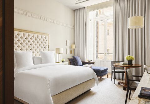 Deluxe Room With Juliet Balcony