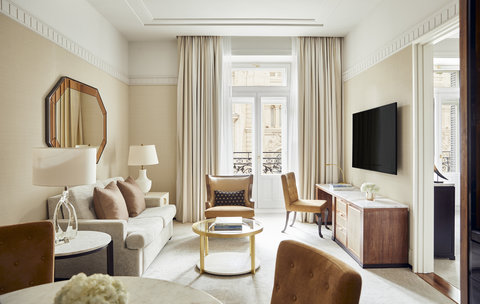 Four Seasons Suite