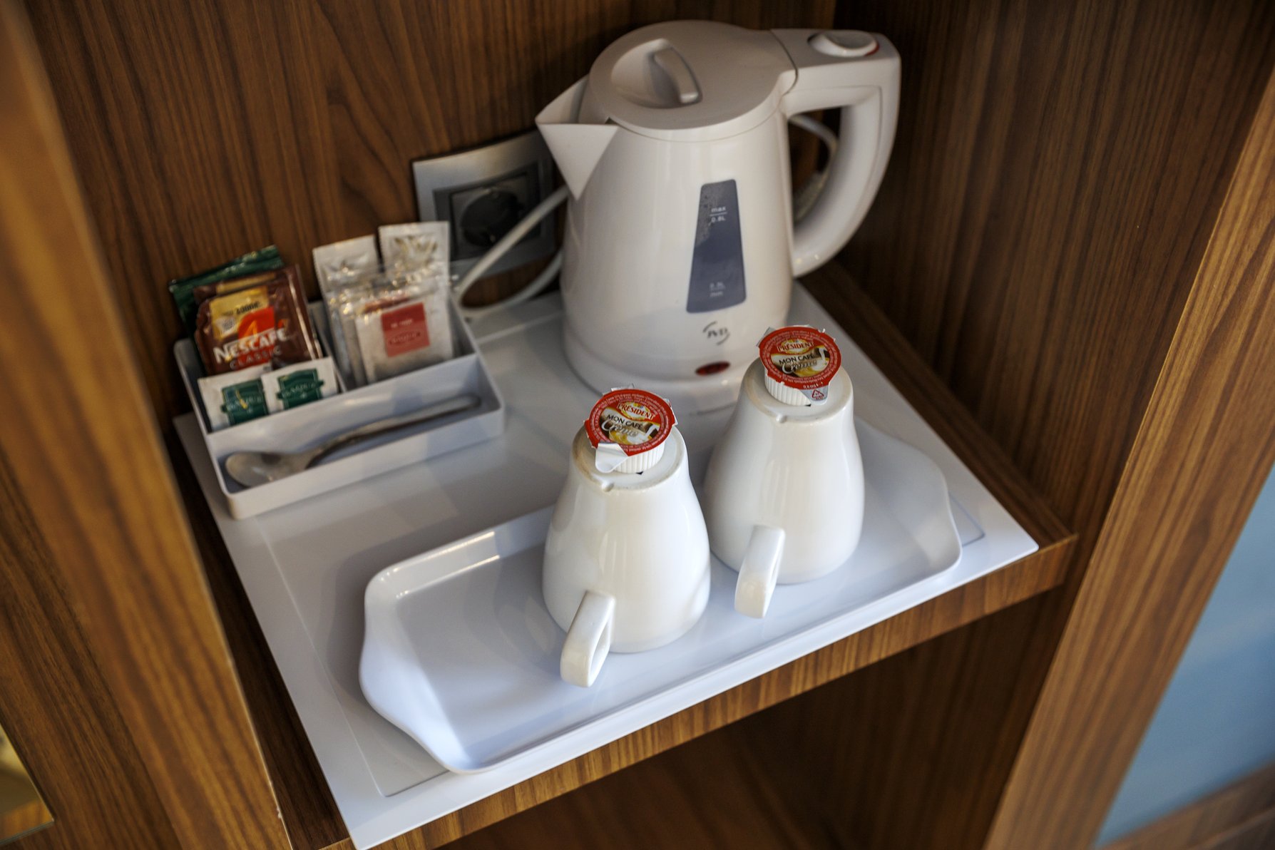 Holiday Inn Express Bilbao Room Type - 1 Queen Standard with Free Breakfast