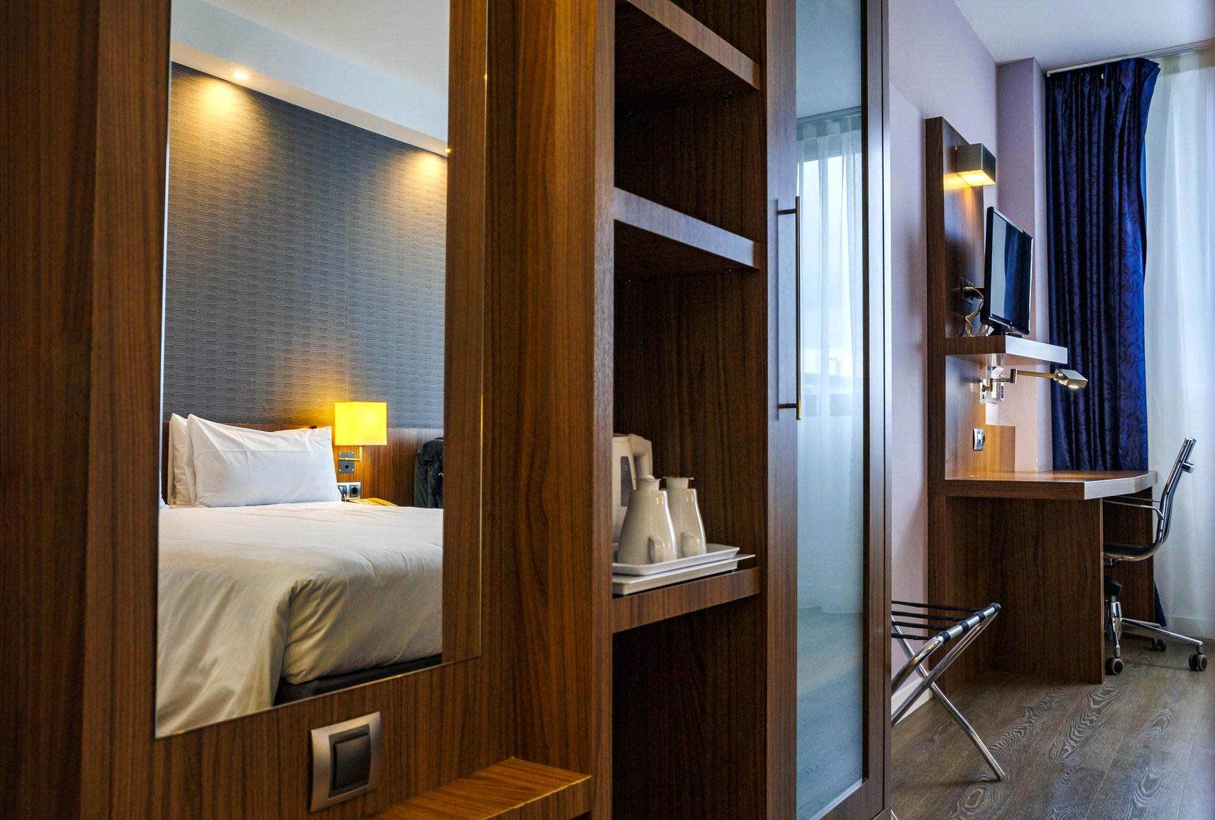 Holiday Inn Express Bilbao Room Type - 2 Single Standard with Free Breakfast