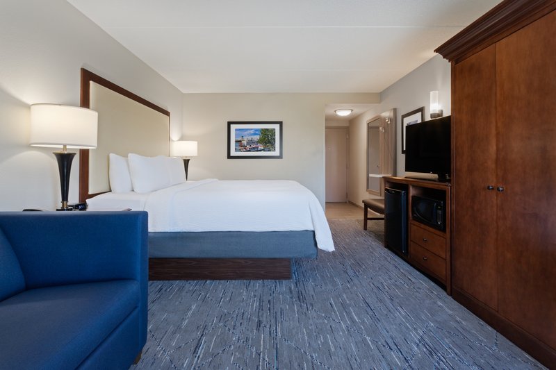 1 KING BED WITH SOFA BED RIVER VIEW NS