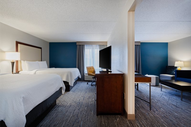 Holiday Inn Express and Suites Cincinnati Riverfront