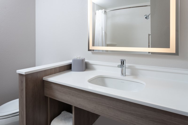 Holiday Inn Express and Suites Reedsburg – Dells Area