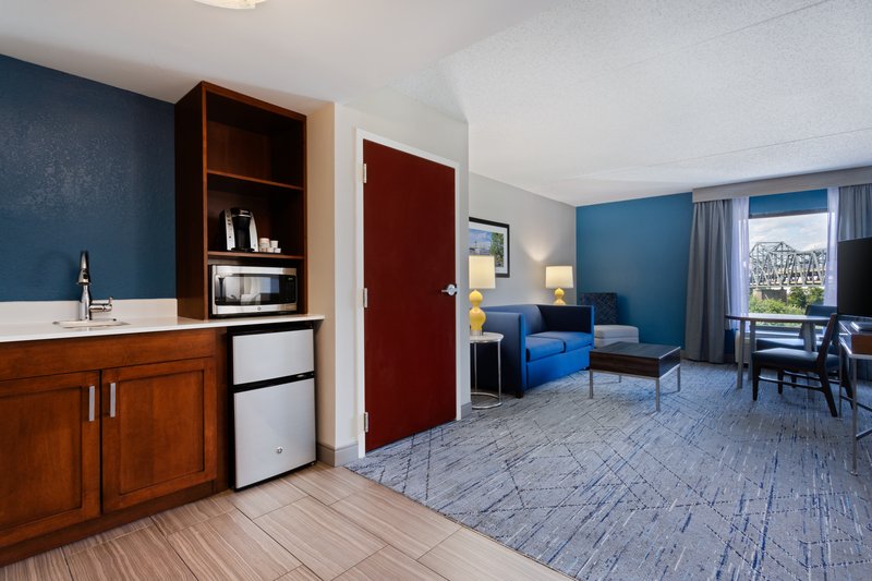 Holiday Inn Express and Suites Cincinnati Riverfront