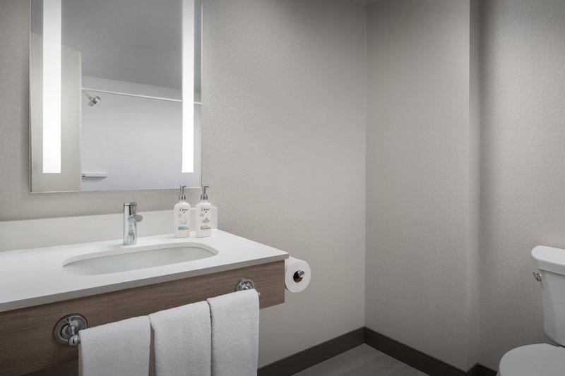 KING HEAR MOBILITY ACCESSIBLE TUB NOSMK