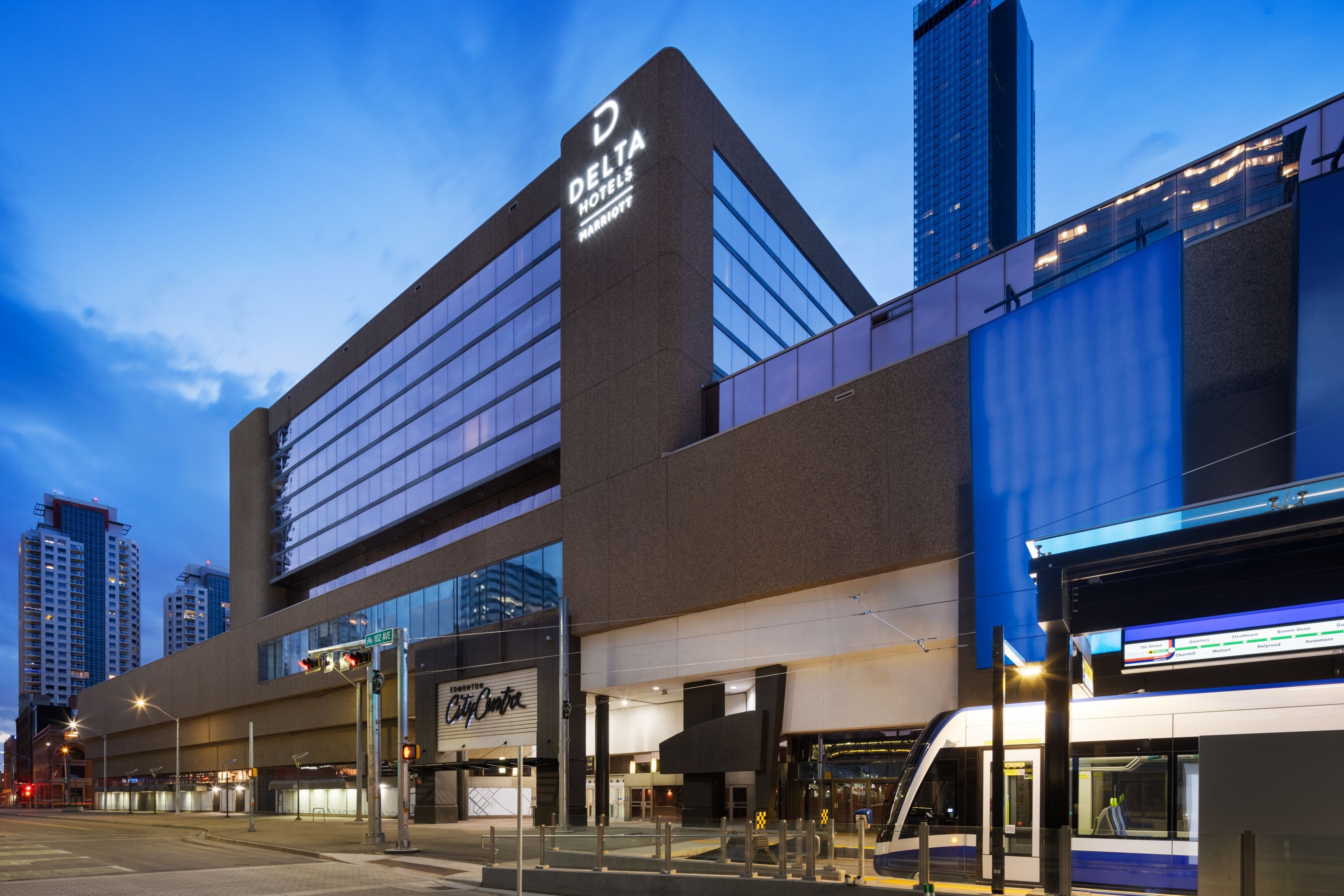 Delta Hotels Edmonton Centre Suites
