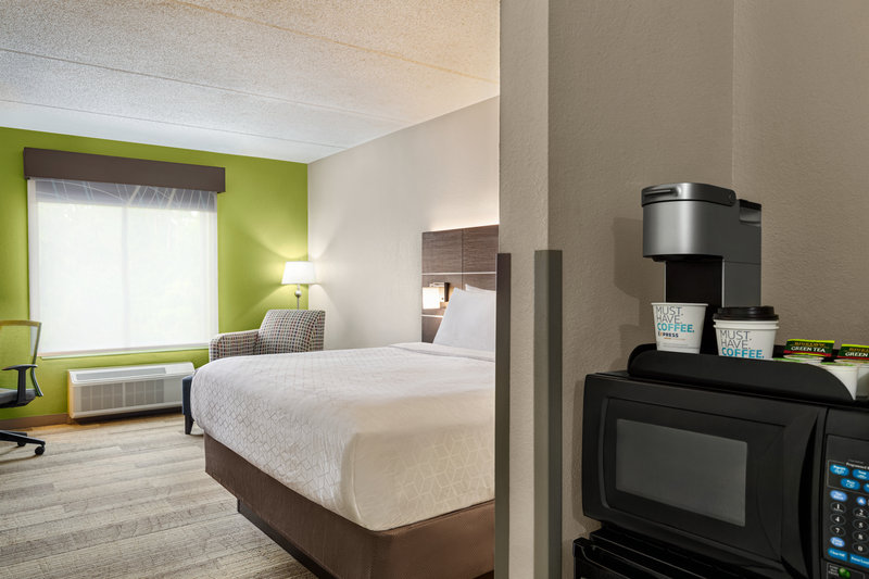 HOLIDAY INN EXP STES LIVE OAK