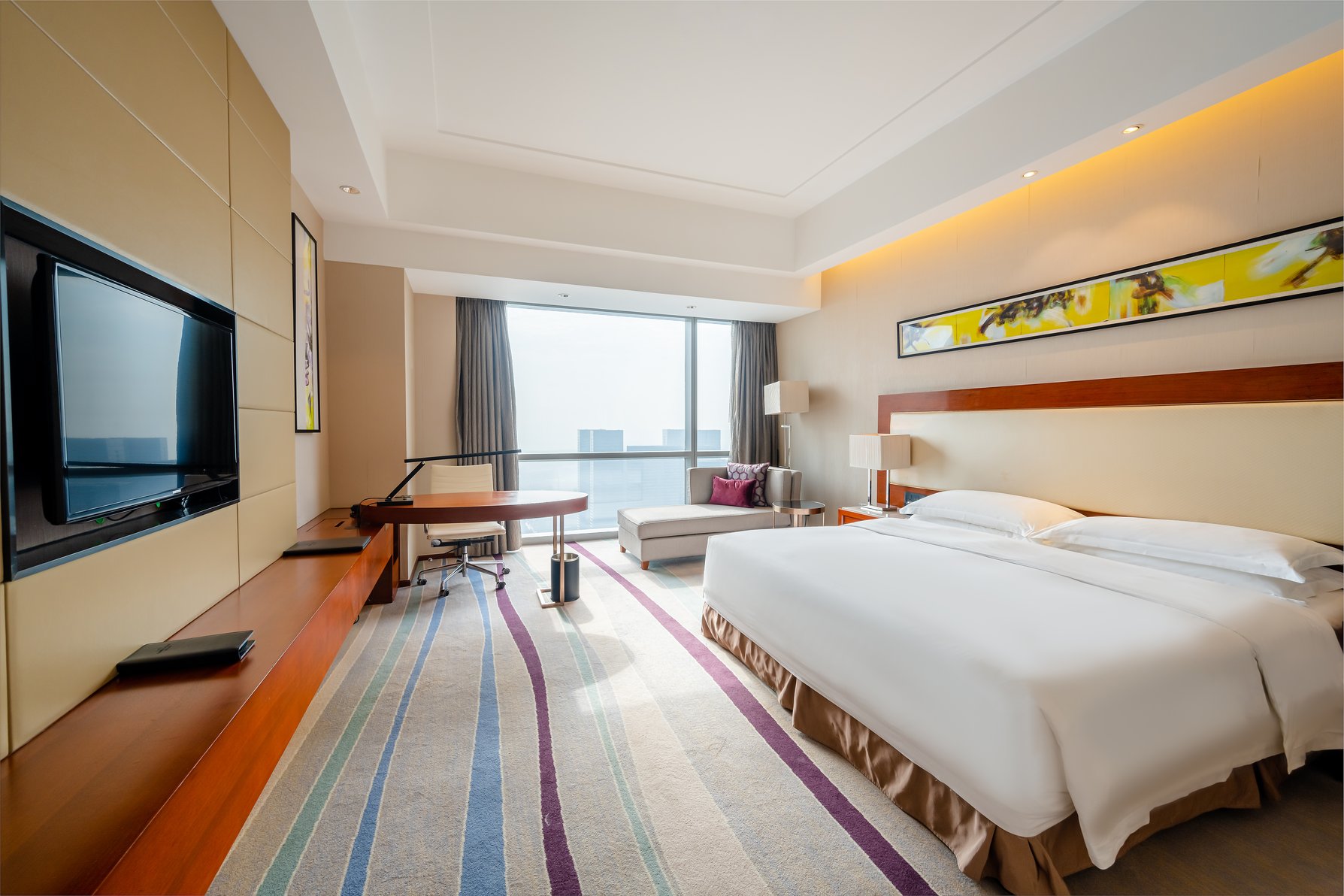 Crowne Plaza WUXI TAIHU Room Type - 1 King Standard City View Lounge Access Crowne Plaza WUXI TAIHU Room Type - 1 King Standard City View Lounge Access