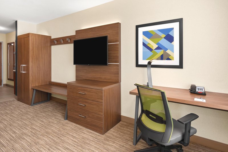 HOLIDAY INN EXPRESS CORNING