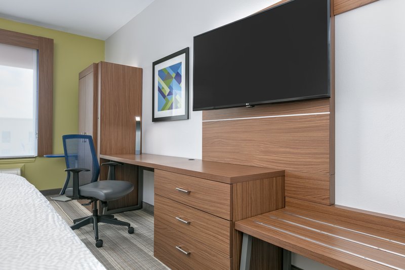 HOLIDAY INN EXP STES CLUTE SW