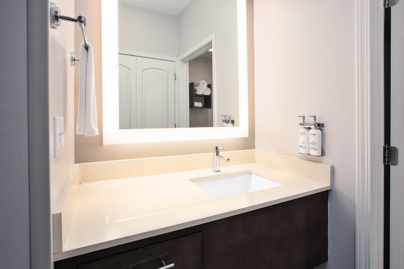 Staybridge Suites Auburn Hills – Crossing Drive