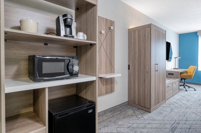 HOLIDAY INN EXP STES GAHANNA