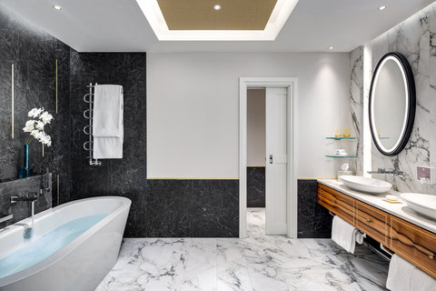 Executive Suite Bathroom