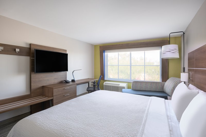 Holiday Inn Express and Suites Phoenix East – Gilbert