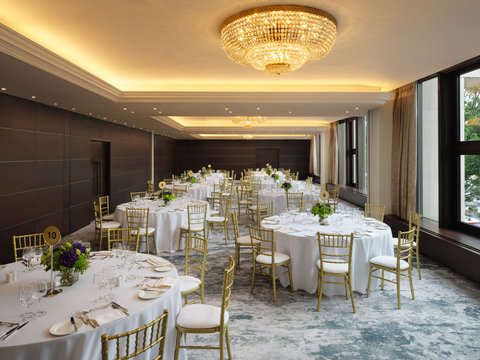 Let our wedding specialists bring your vision to life.