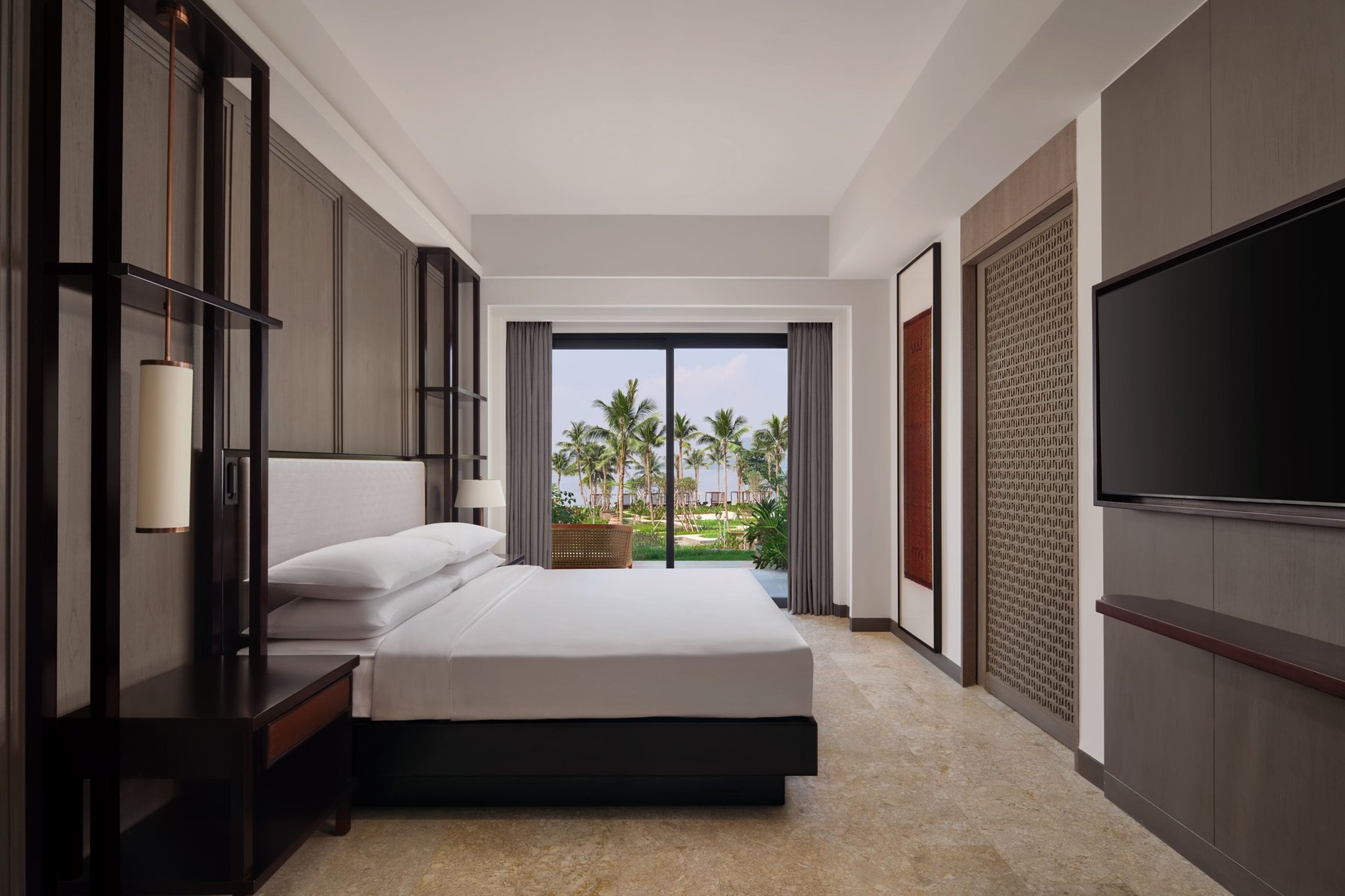 Lampung Marriott Resort & Spa Room Type - Premium King Spa, Guest room, 1 King, Ocean facing view, Ground floor, Garden level, Tub