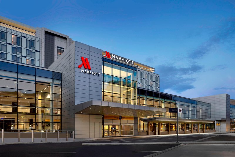 Calgary Airport Marriott In-Terminal Hotel