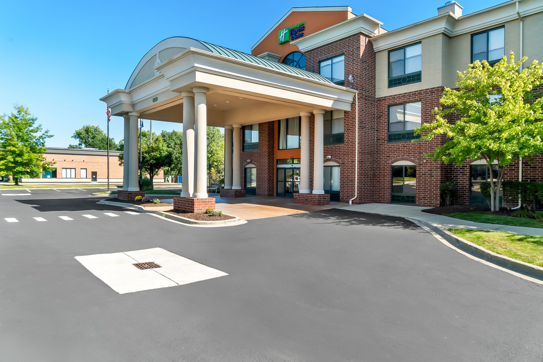 Welcome! Located in Novi, close to Wixom & Farmington Hill