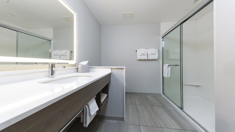 Holiday Inn Express and Suites Ridgecrest – China Lake