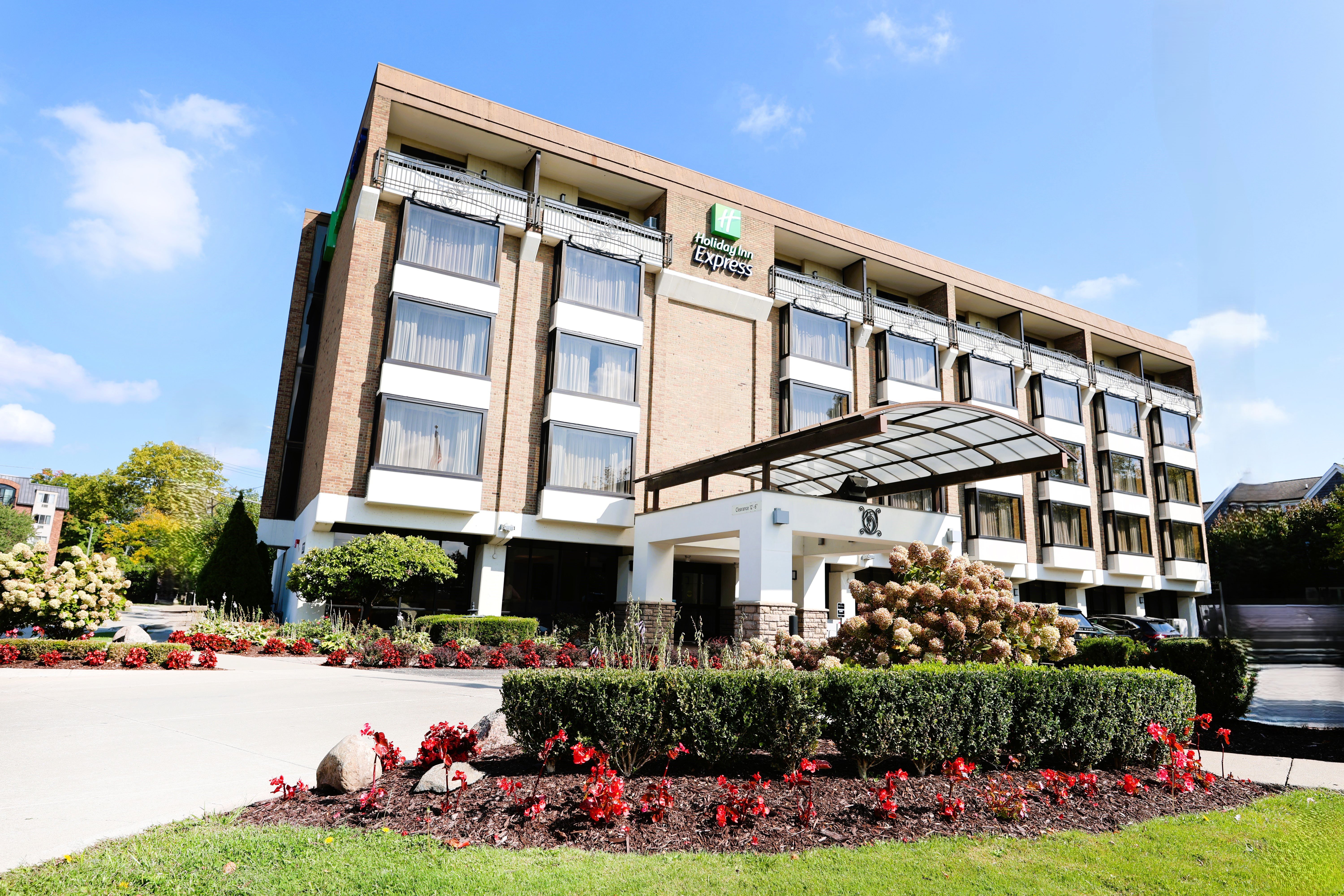 Holiday Inn Express-Detroit/Birmingham