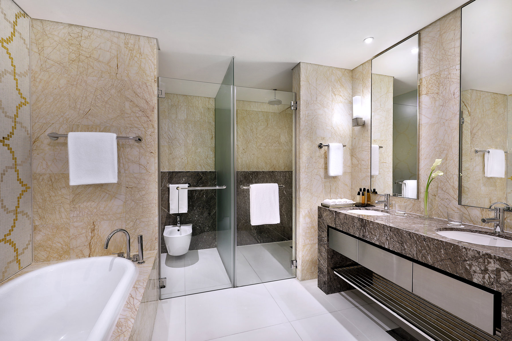 Conrad Abu Dhabi Etihad Towers Room Type - KING DELUXE FAMILY ROOM