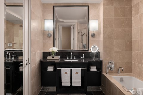 New York Central Park View Room Bathroom