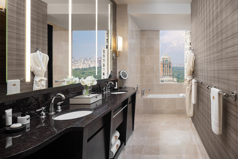 New York Central Park View Suite Bathroom