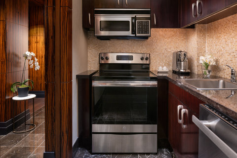 New York Presidential Suite Kitchen