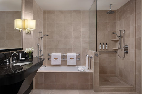 New York Premier Central Park View Room Ada Bath