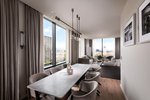 Clock Tower Suite, Executive lounge access, 1 Bedroom Junior Suite, 1 King, Victoria Square view