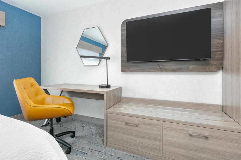 HOLIDAY INN EXP VALPARAISO