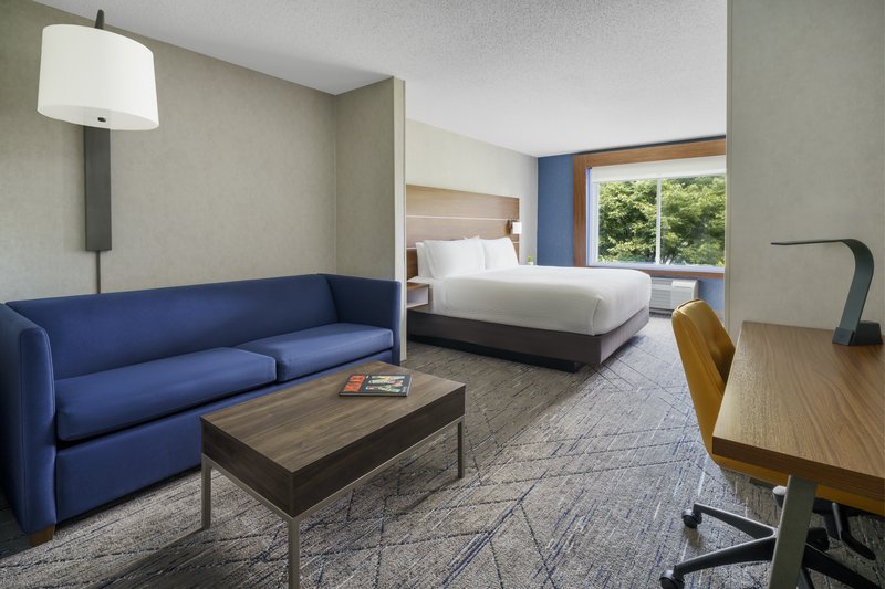 KING FEATURE ROOM NONSMOKING