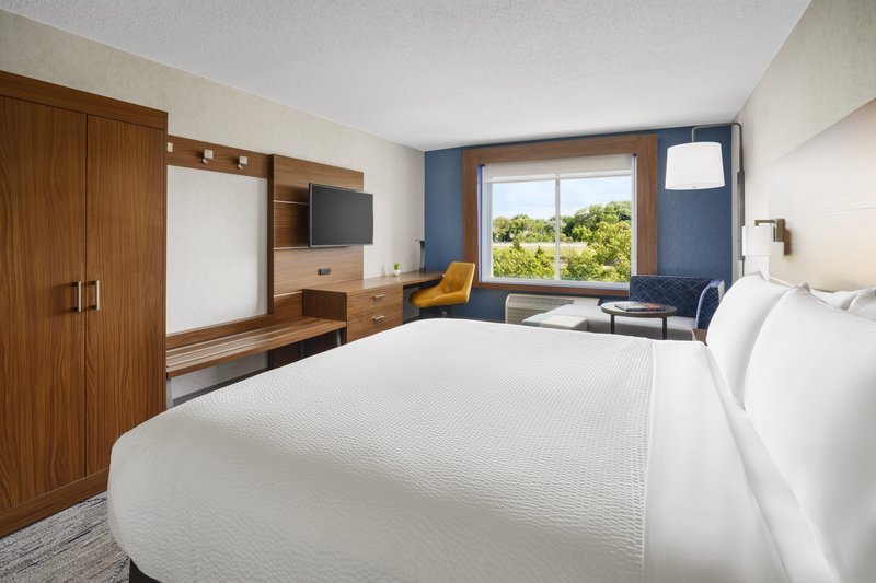 HOLIDAY INN EXP IRONDEQUOIT