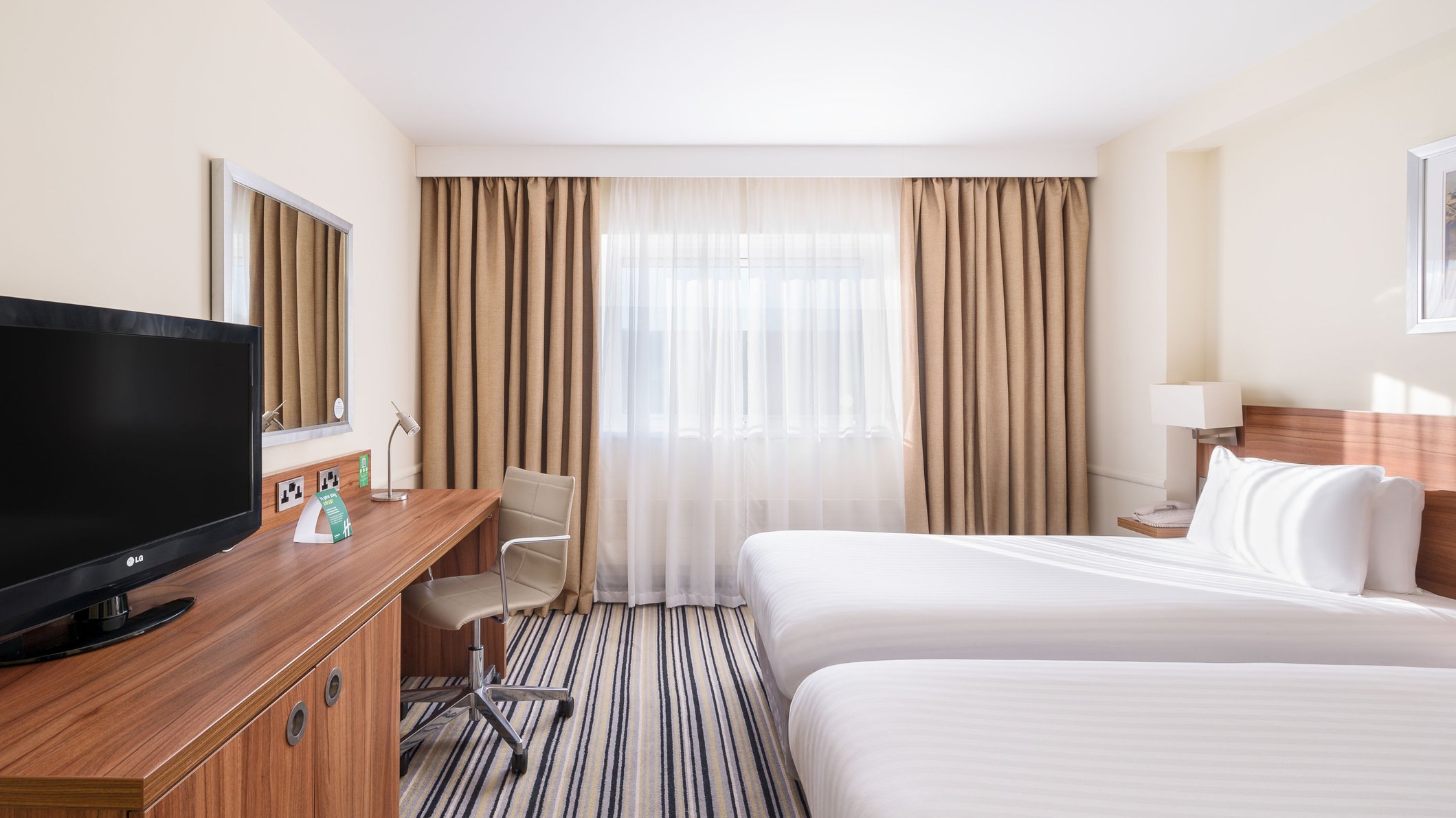 Holiday Inn Swindon Room Type - 2 Single Premium
