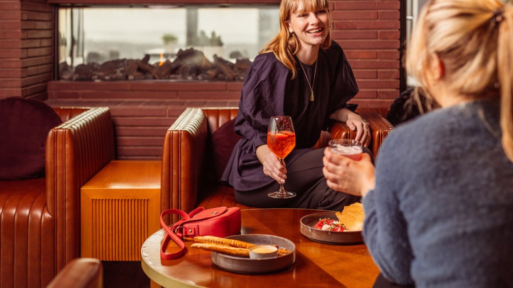 voco Auckland City Centre, an IHG Hotel - Sip and enjoy towering views across the city