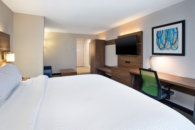 Holiday Inn Express and Suites Sunbury-Columbus Area