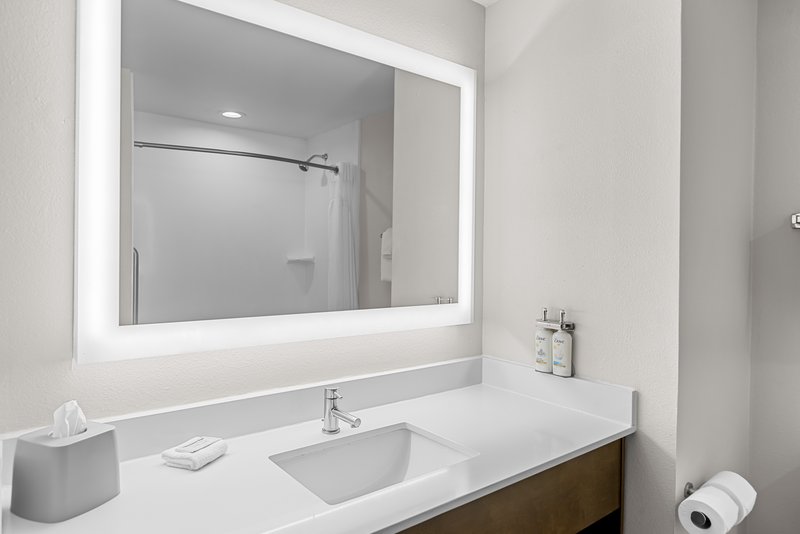 HOLIDAY INN EXP STES MIDTOWN