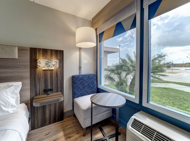 Holiday Inn Express Corpus Christi – Beachfront