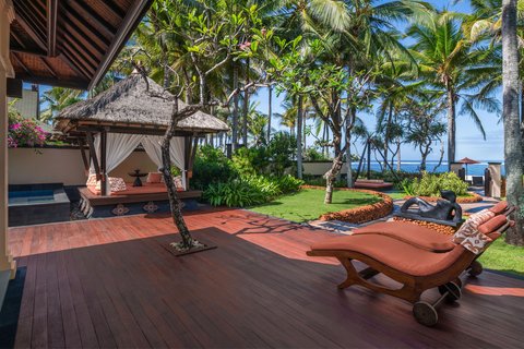 One-Bedroom Strand Villa Seaview
