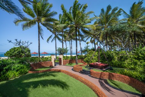 Three-Bedroom Strand Residence Sea View