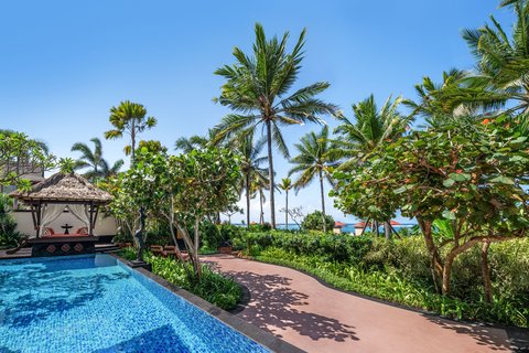 Three-Bedroom Strand Residence Pool View