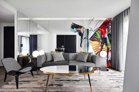 Fantastic Suite Lounge