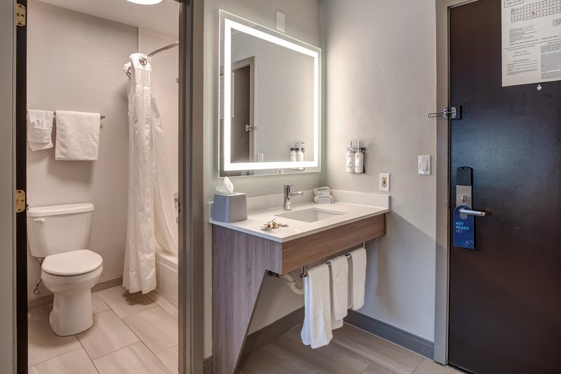 1 QUEEN BED EXECUTIVE NONSMOKING