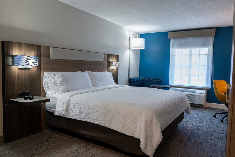 HOLIDAY INN EXPRESS MALVERN