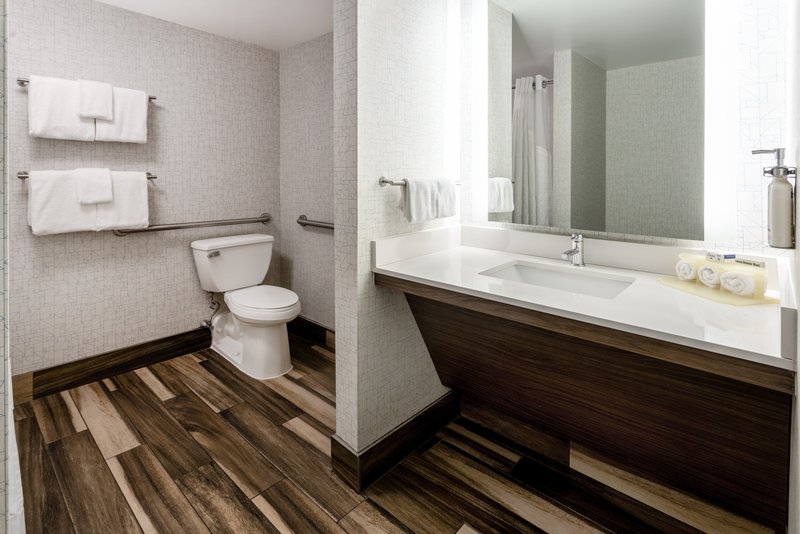 KING HEAR MOBILITY ACCESSIBLE TUB NOSMK