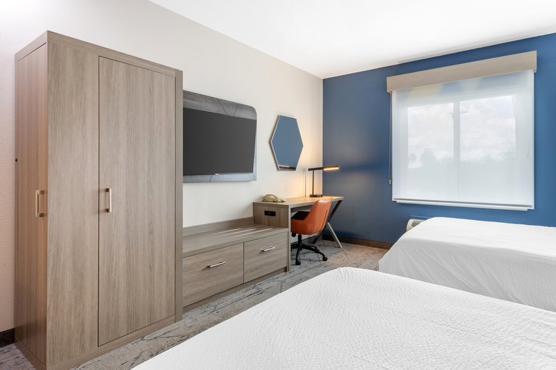 2 QUEEN BEDS NONSMOKING