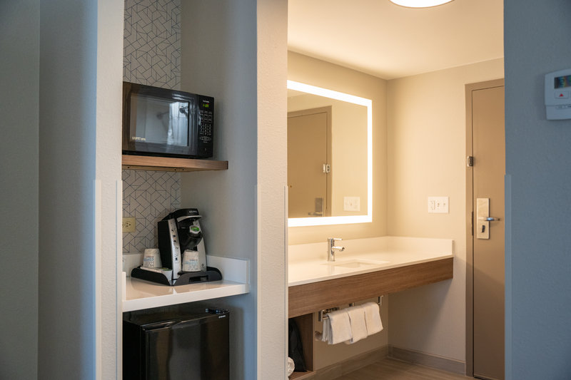 HOLIDAY INN EXPRESS MALVERN