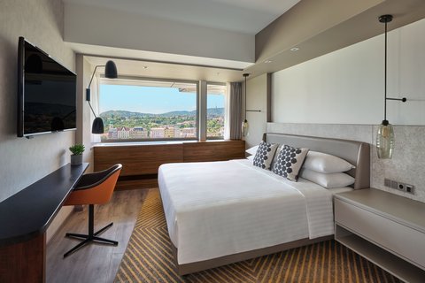 Executive Suite Bedroom
