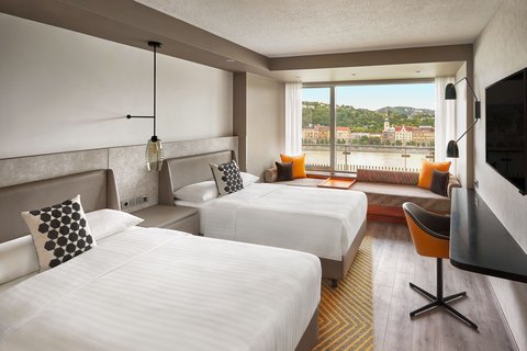 Studio Suite Corner Room
