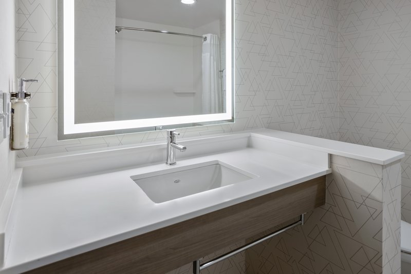2 Queen Suite Sofa Bed Bath Shower Combination